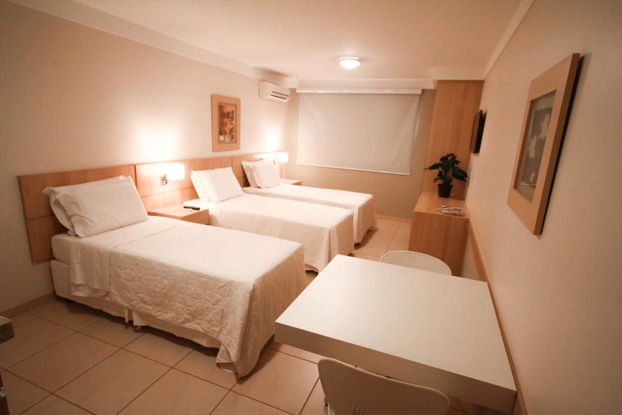 Gales Park Hotel Dourados Ngoại thất bức ảnh