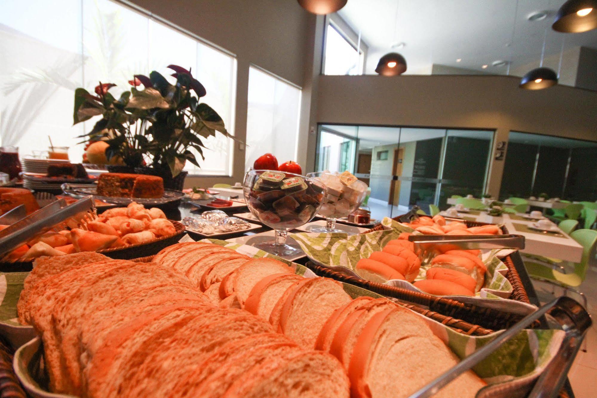 Gales Park Hotel Dourados Ngoại thất bức ảnh