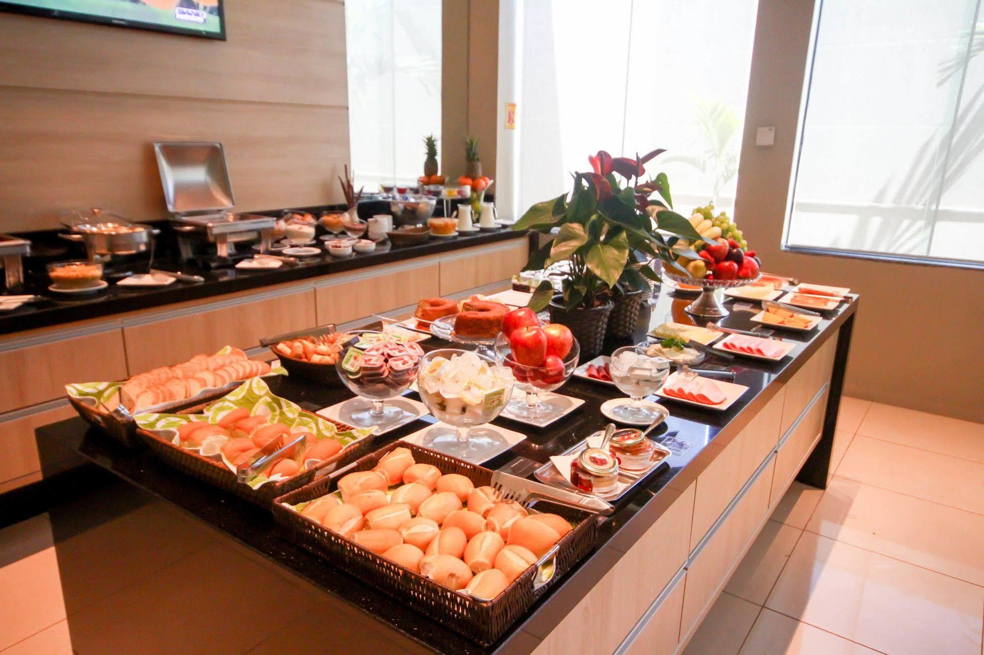 Gales Park Hotel Dourados Ngoại thất bức ảnh